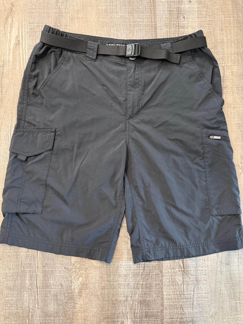 Columbia Men's dark blue Cargo Shorts with Integrated Webbing Belt 34